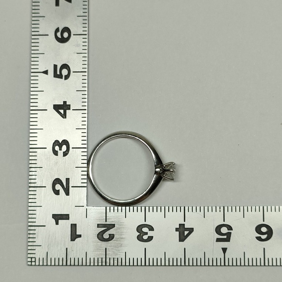 Tiffany and Co. Ring Solitaire Diamond 0.32ct Platinum 3711823 - Picture 3 of 7